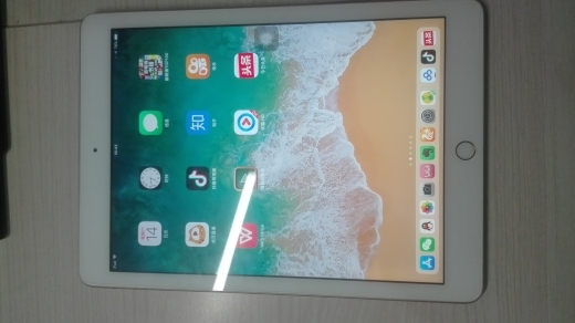 Apple iPad 9.7英寸 平板电脑(银色 2018款WiF